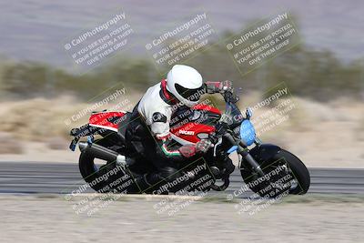 media/Dec-01-2025-Moto Forza (Mon) [[2daa91e15f]]/3-Beginner Group/Session 2 (Turn 7 Inside Pans)/